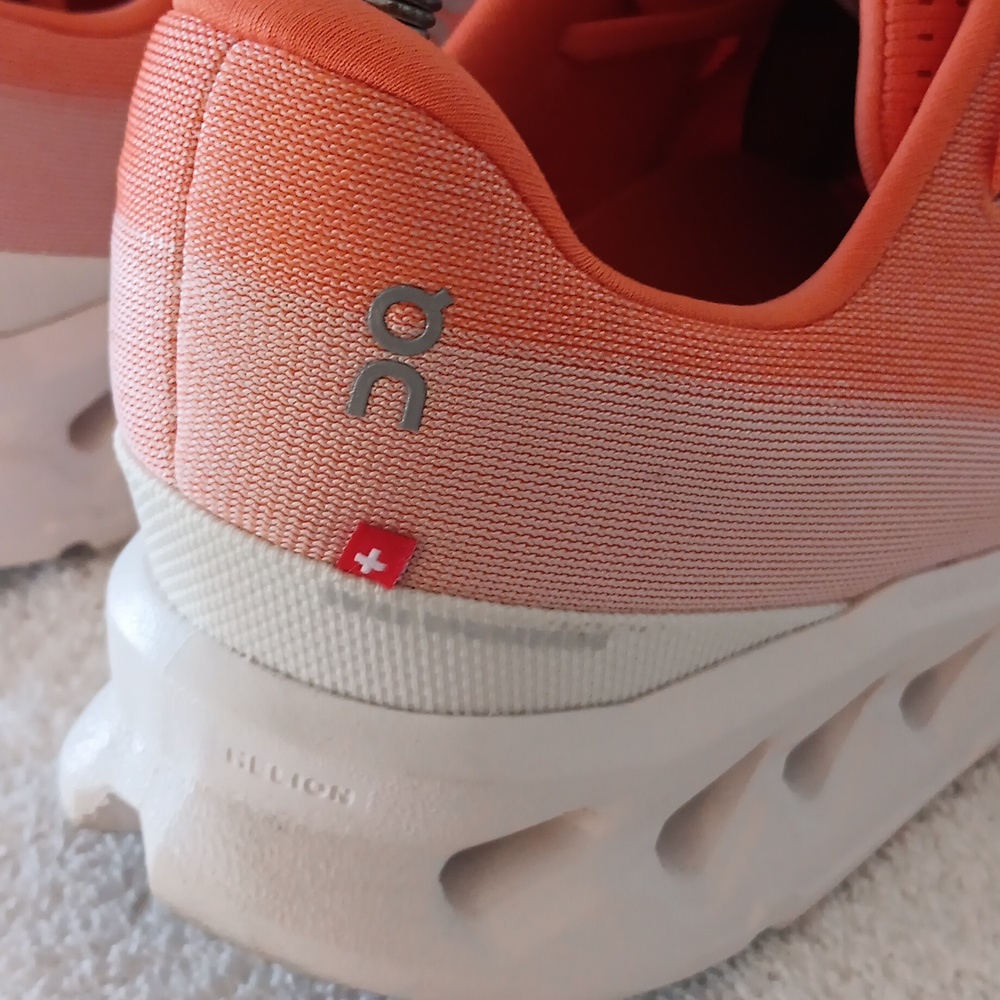 NWOT On Cloud Surfer Professional Running Shoes - Picture 8 of 16